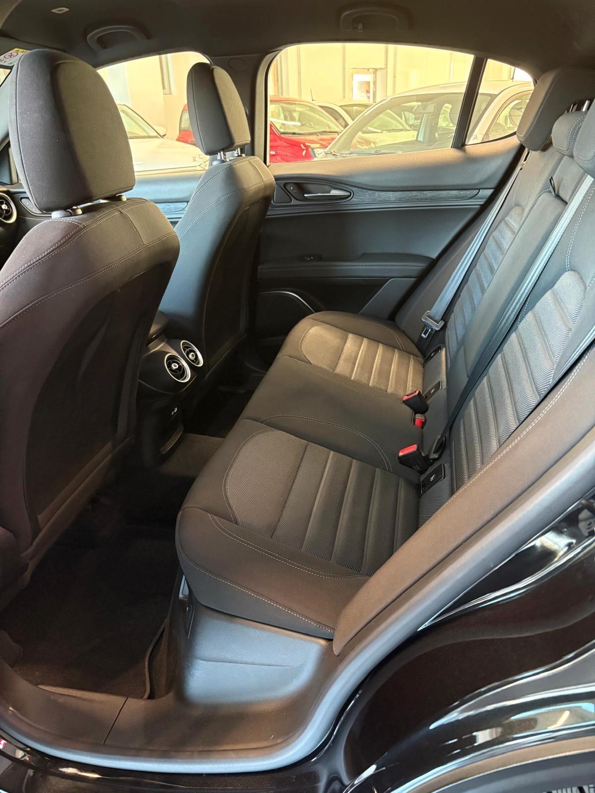 Alfa Romeo Stelvio 2.2 Turbodiesel 160 CV AT8 RWD Super Business