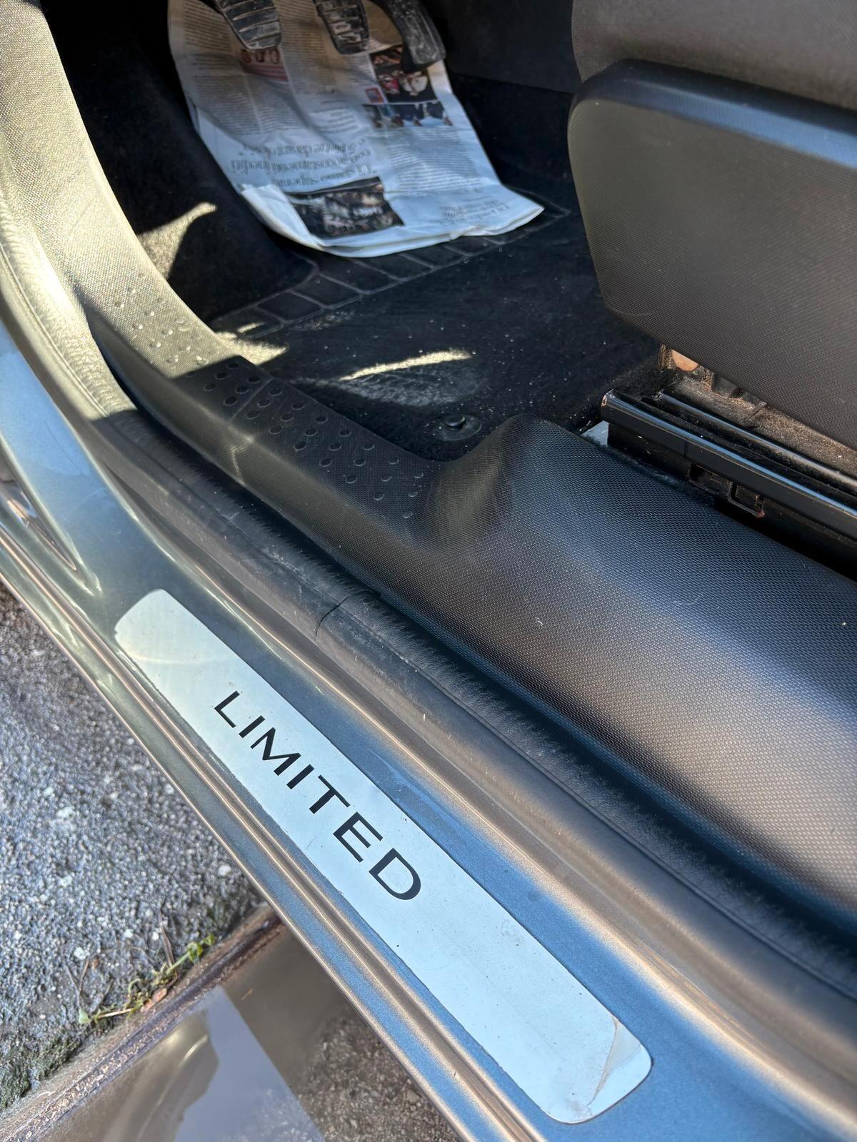 Renault Twingo anno 2019 km 55.000 per info 3279411053