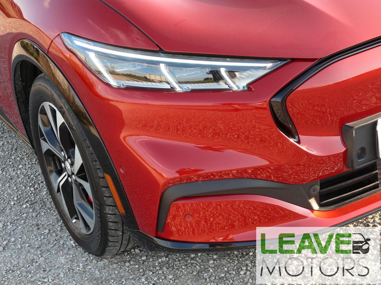 Ford Mustang Mach-E AWD 351 CV (M1483)