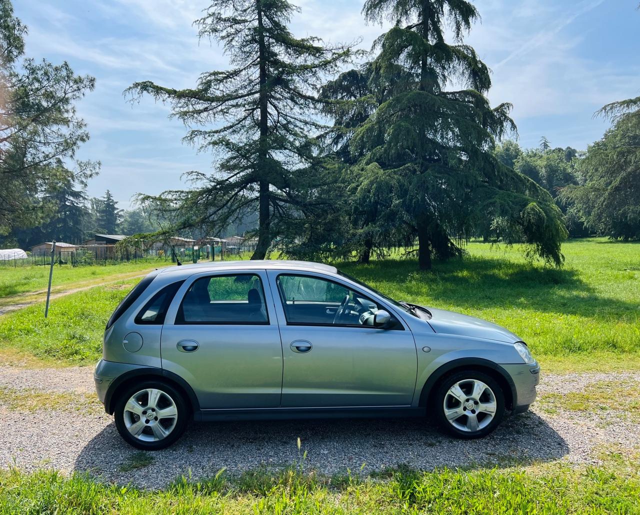 Opel Corsa 1.2 CON 12 MESI DI GARANZIA
