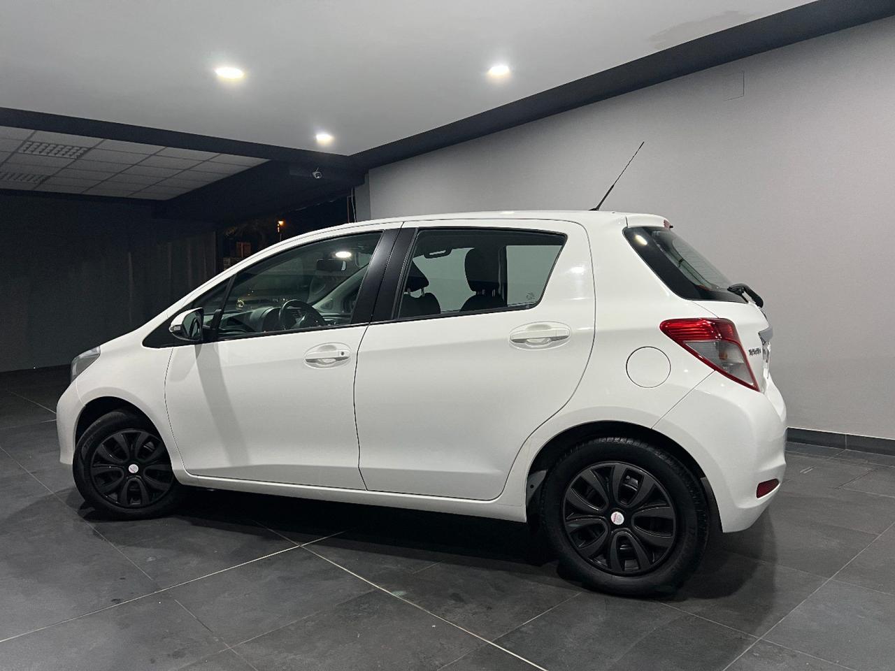 Toyota Yaris 1.0 5 porte Sol