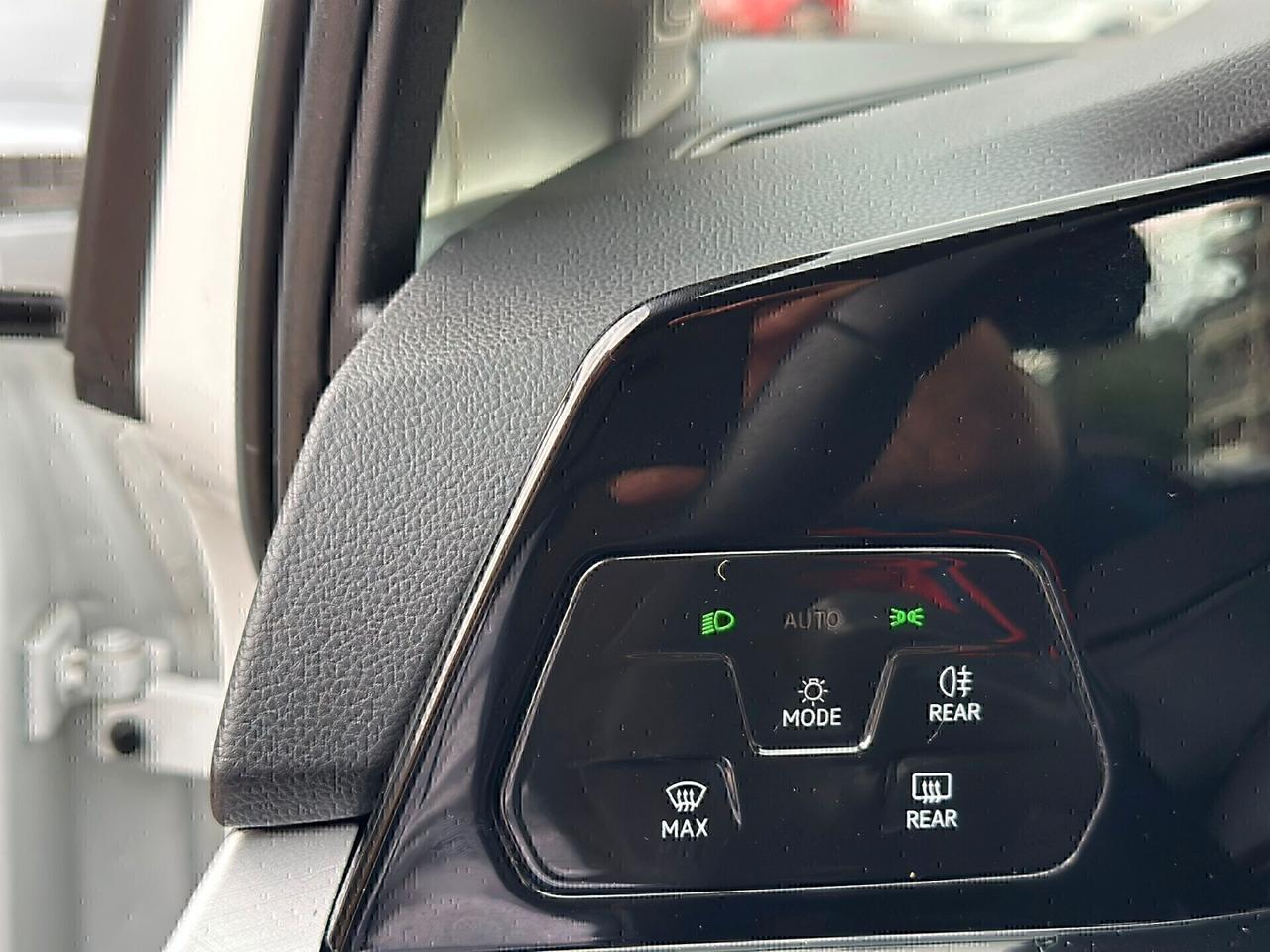 Volkswagen Golf 1.0 eTSI EVO DSG Life -USATO GARANTITO-