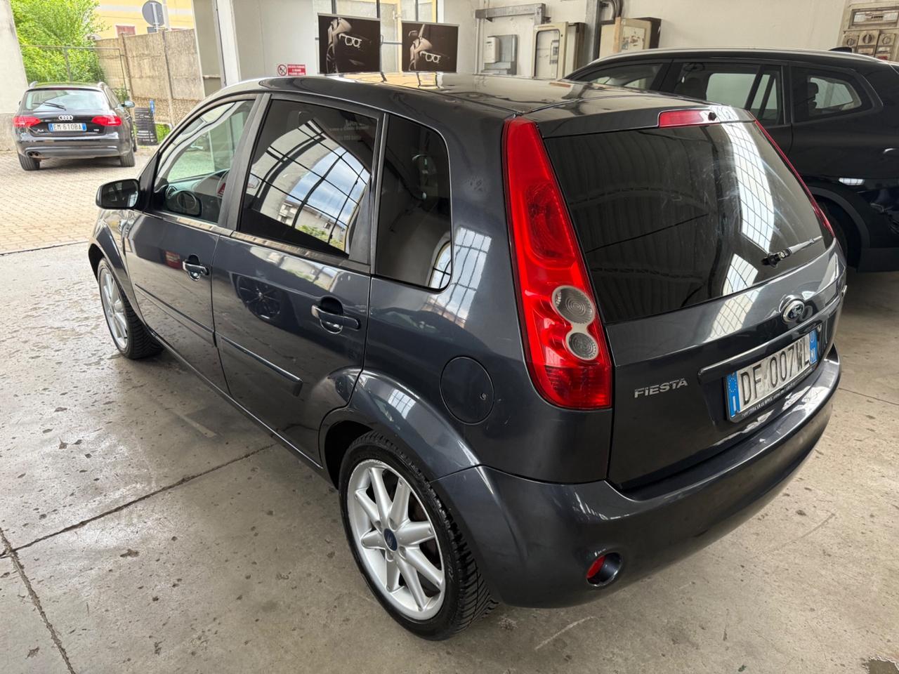 Ford Fiesta 1.4 TDCi 5p. Ghia GRANDINATA