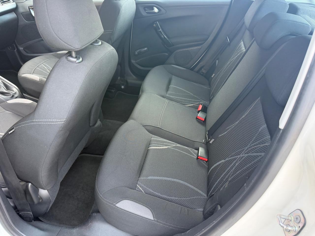 Peugeot 208 1.4 HDi 68 CV 5 porte Active