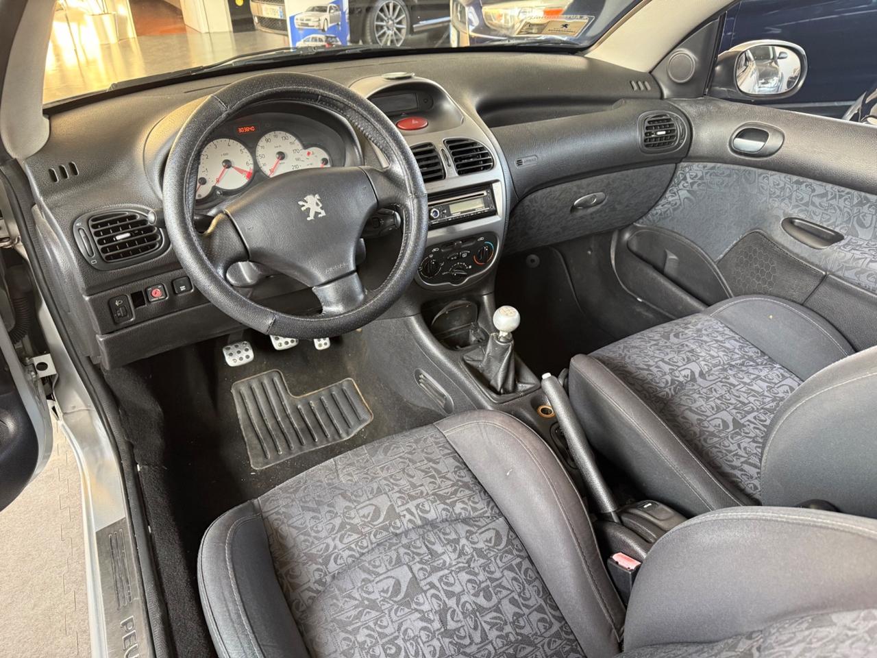 Peugeot 206 1.6 16V CC Quiksilver