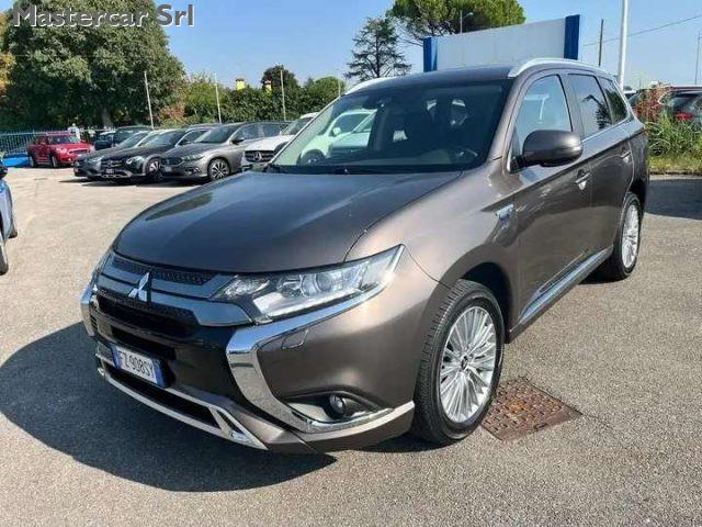 MITSUBISHI Outlander Outlander phev 2.4 Instyle 4wd - FZ908SY