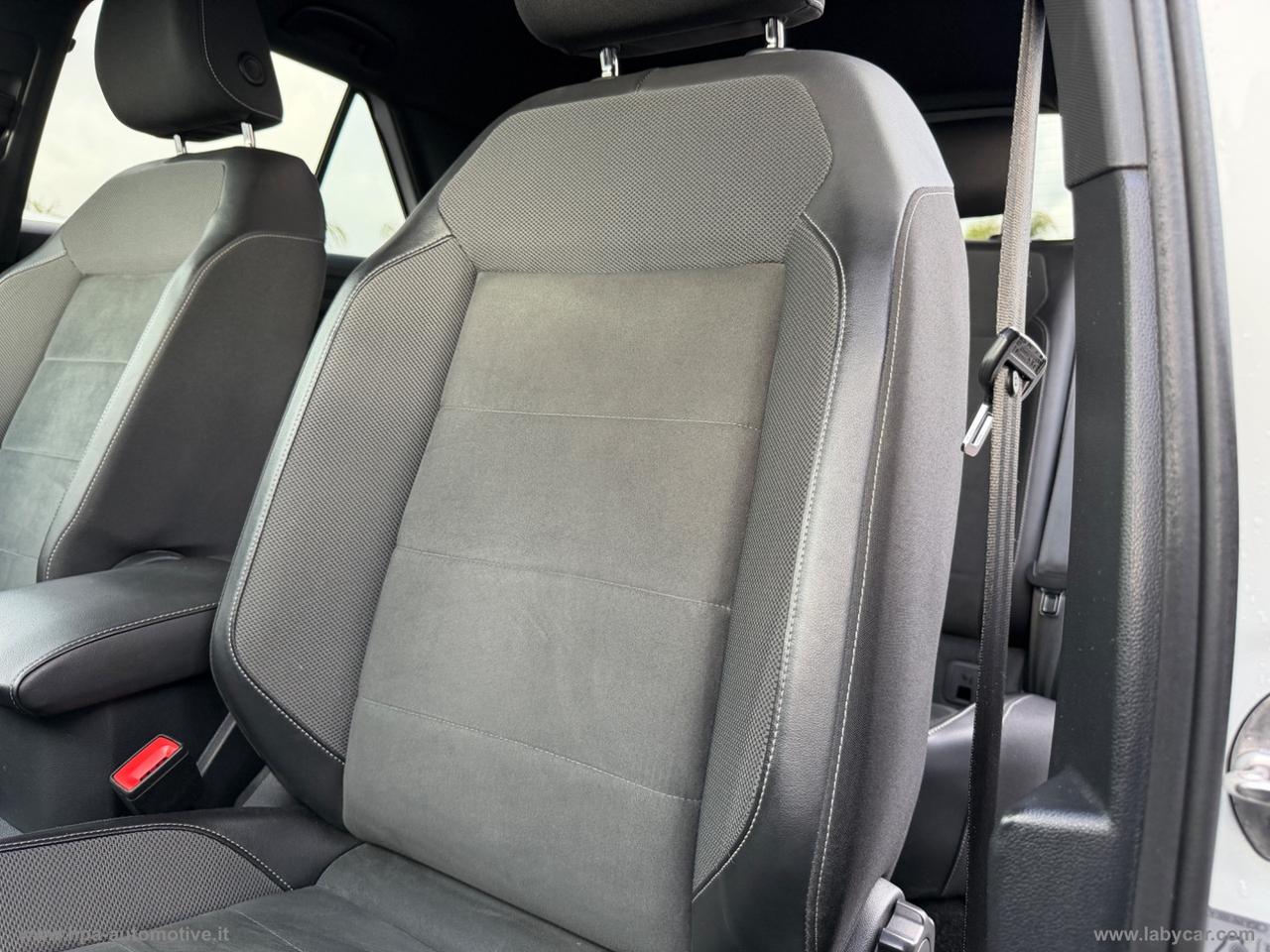 VOLKSWAGEN T-Roc 2.0TDI R-LINE NAVI LED PELLE MATRIX