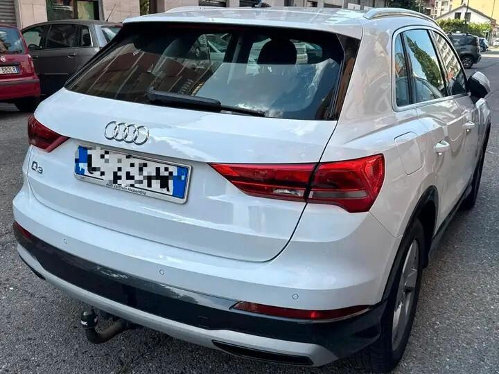 Audi Q3 35 TDI S tronic Business Advanced