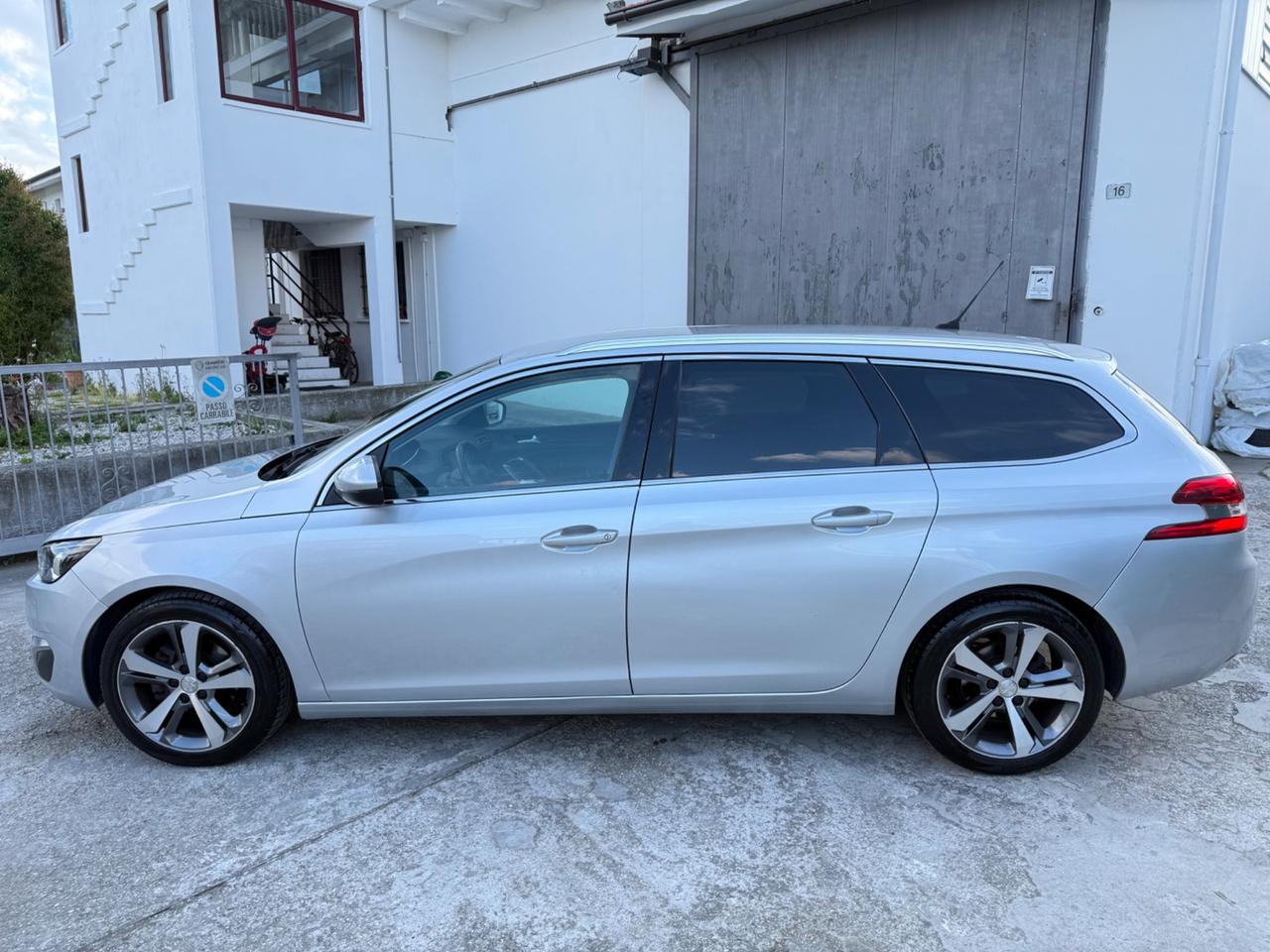 Peugeot 308 1.6 HDI DIESEL EURO 6B 2016 FULL OPT