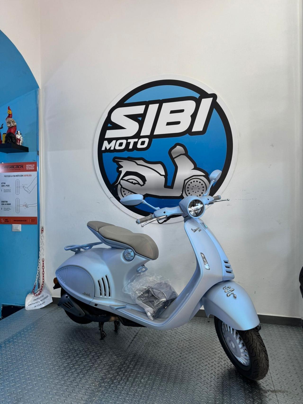 Vespa 946
