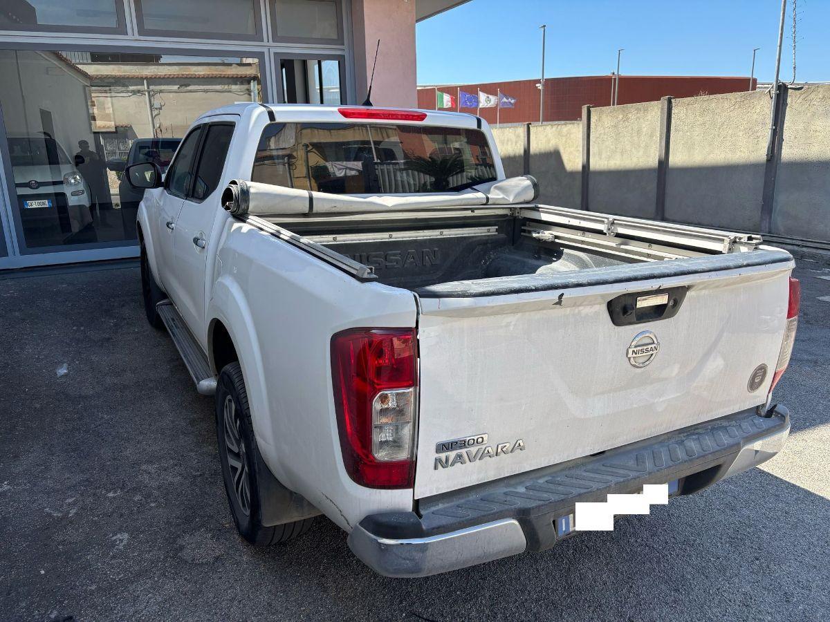 NISSAN Navara 2.5 dCI 4WD N1 autocarro