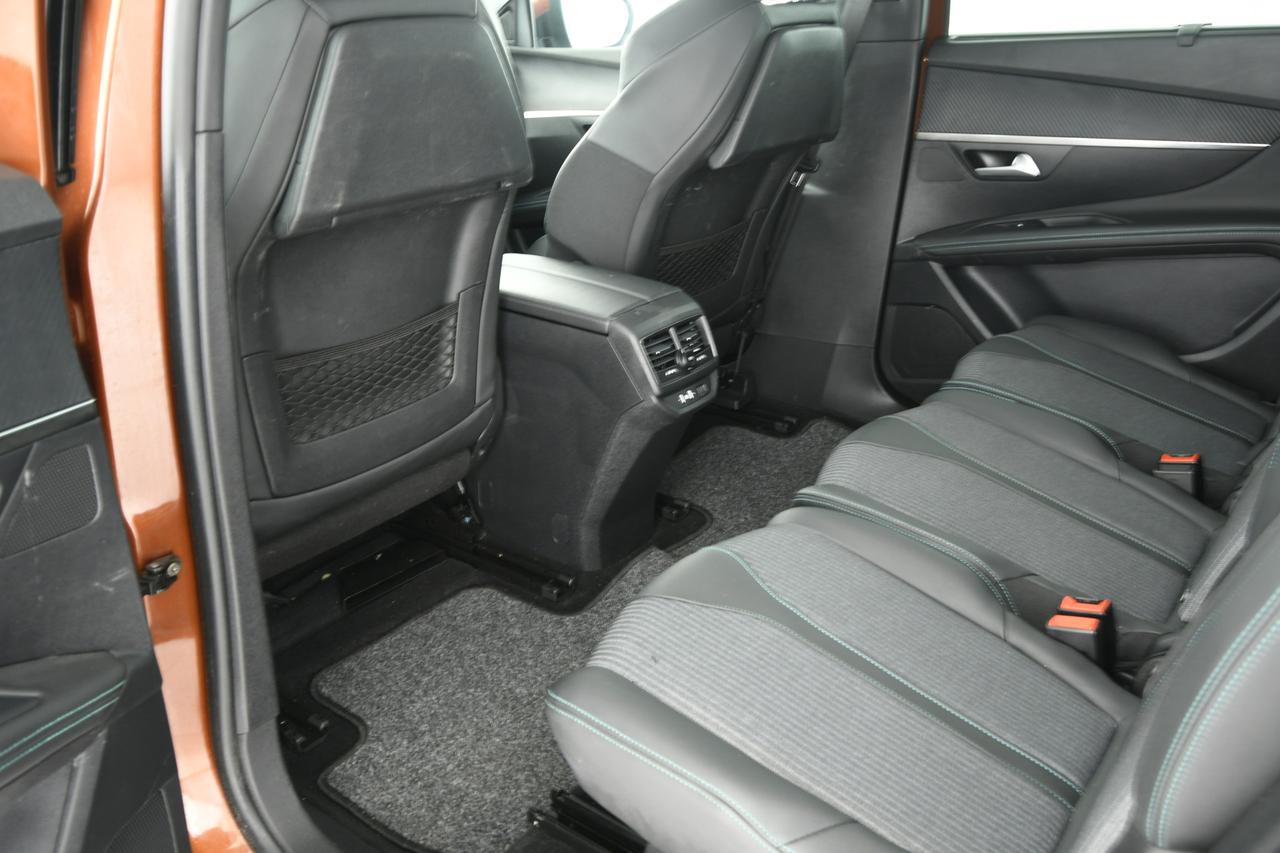 PEUGEOT 5008 1.5 bluehdi Allure s&s 130cv CAMERA+APP CONNECT