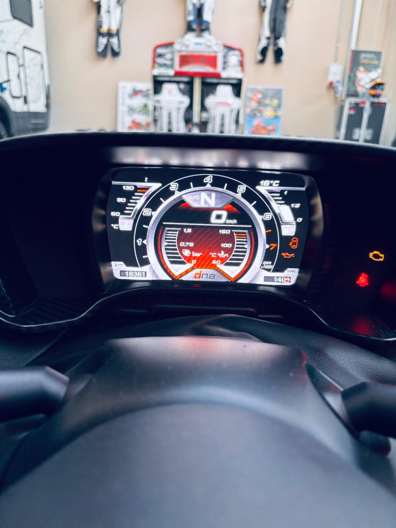 Alfa Romeo 4C 1750 TBi ex Jorge Lorenzo