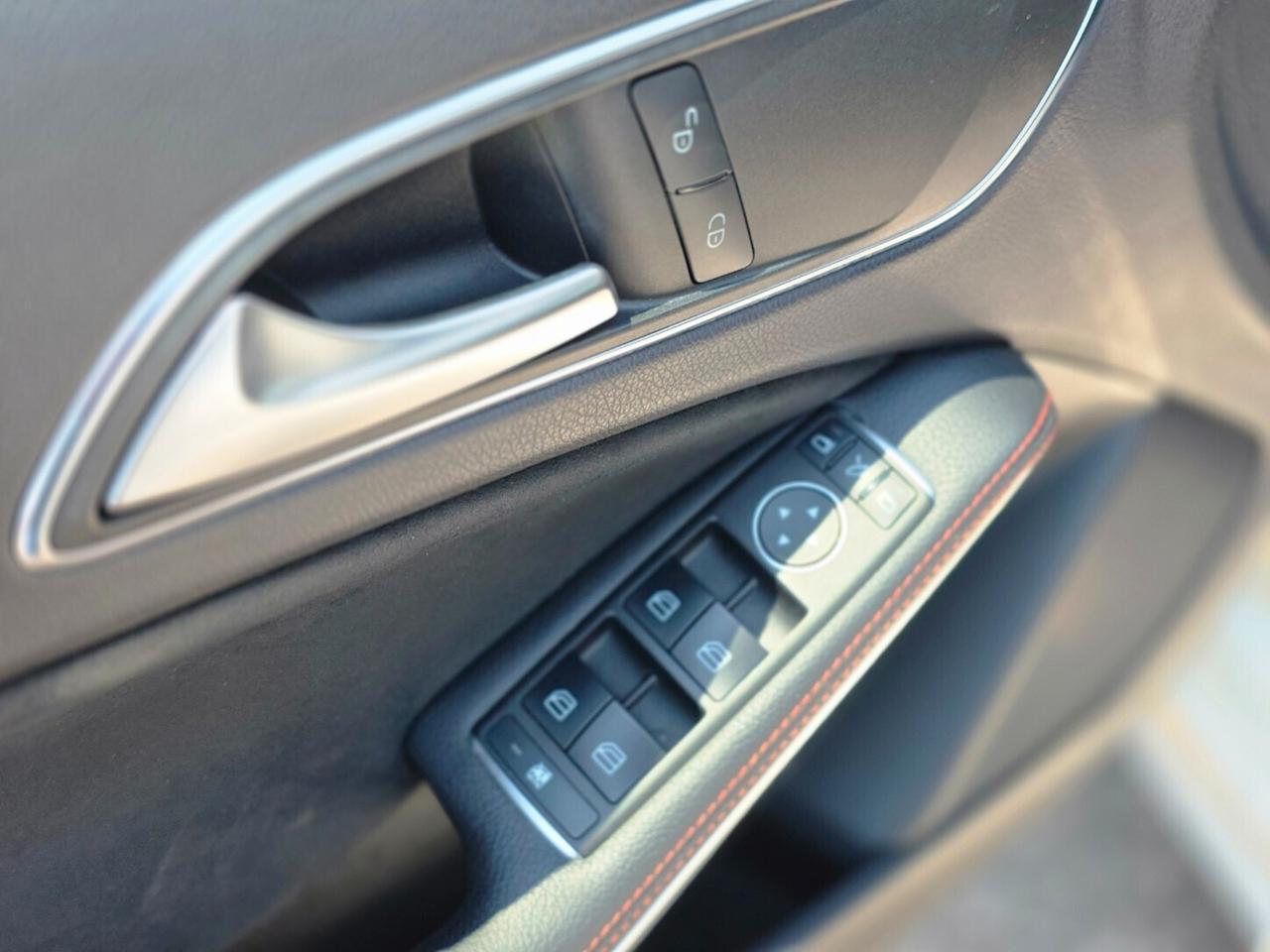 MERCEDES CLASSE A180 PREMIUM AMG 130MILA KM - 2014