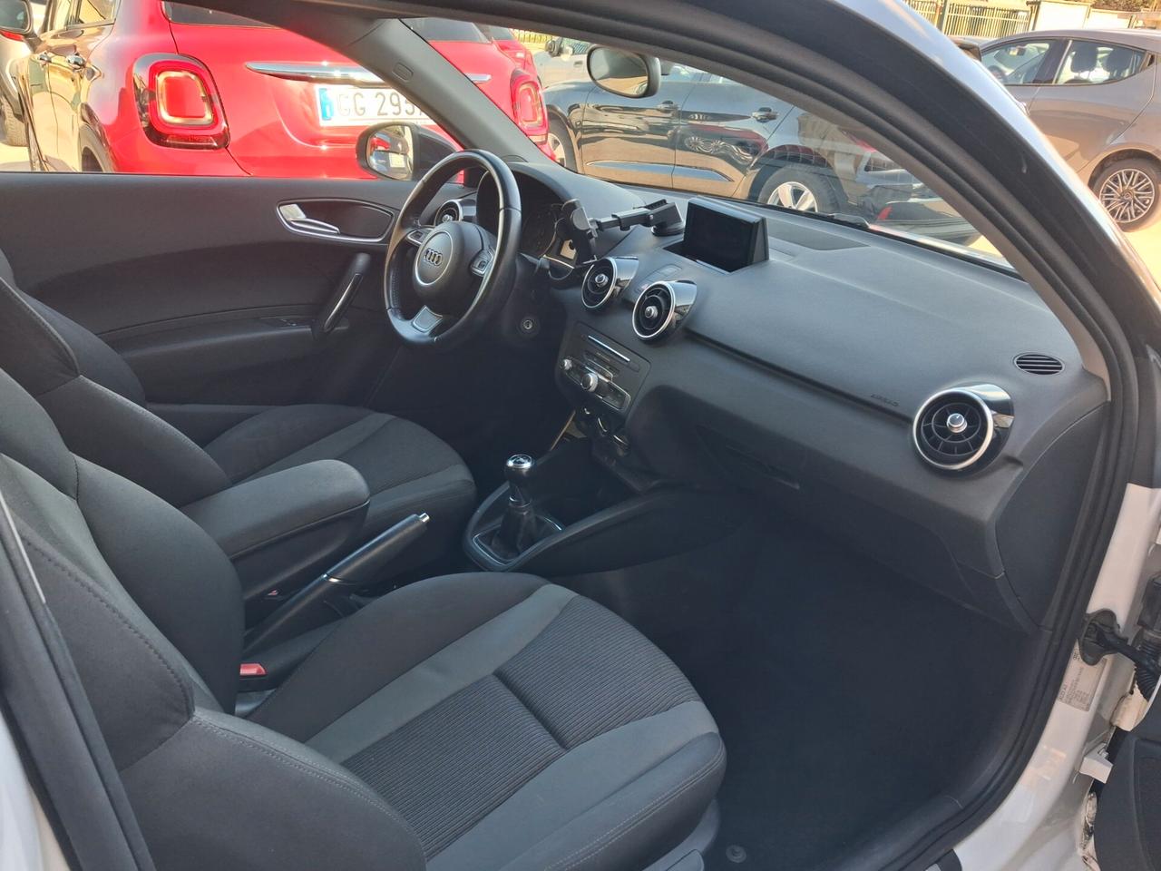 Audi A1 1.4 TDI 90 C.V. ITALIANA CON SOLI KM 77337 NAVIGATORE GARANZIA 12 MESI CERIFICATO DI