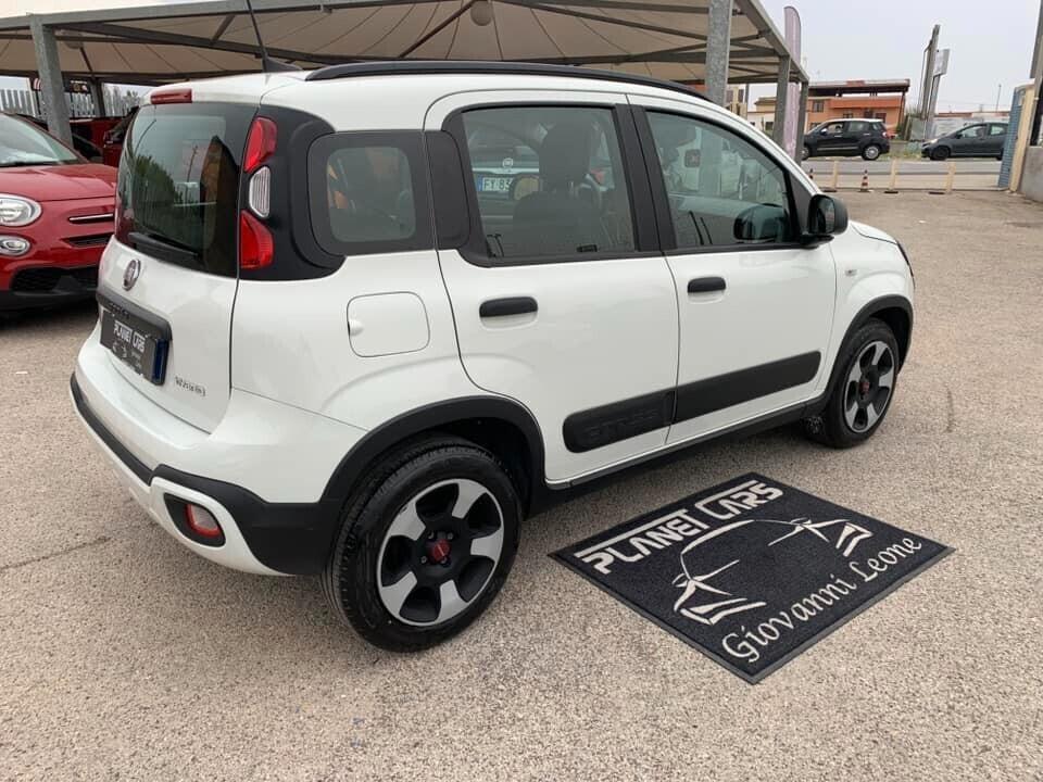 Fiat Panda 1.0 Hybrid City Cross full