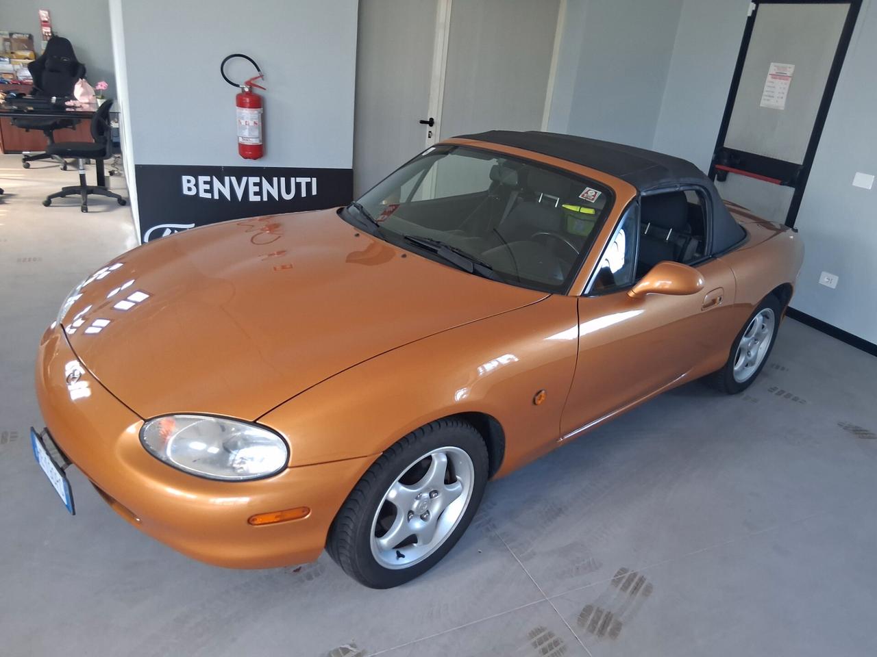 Mazda MX-5 1.6i 16V cat