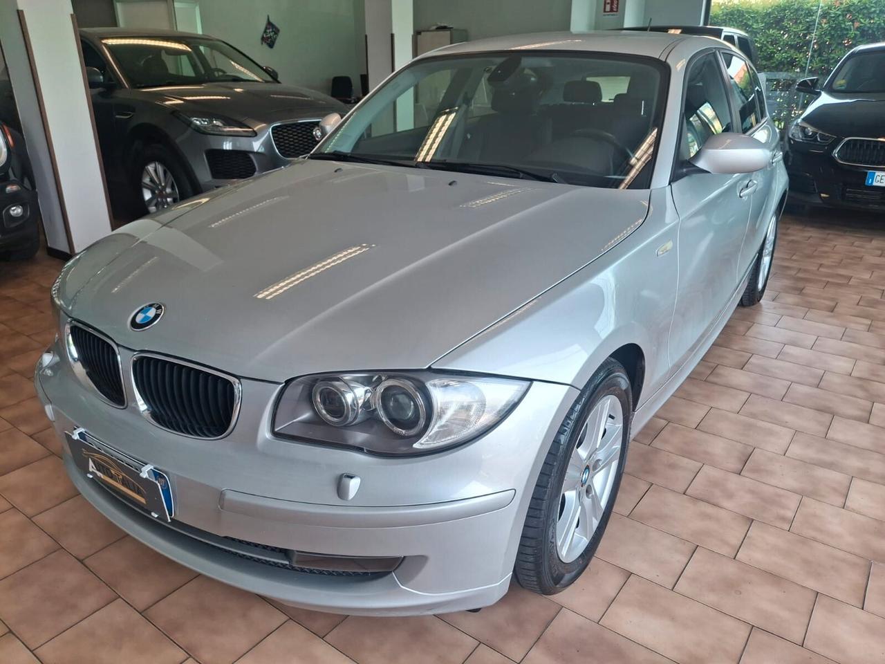 BMW 118 i 5p Attiva