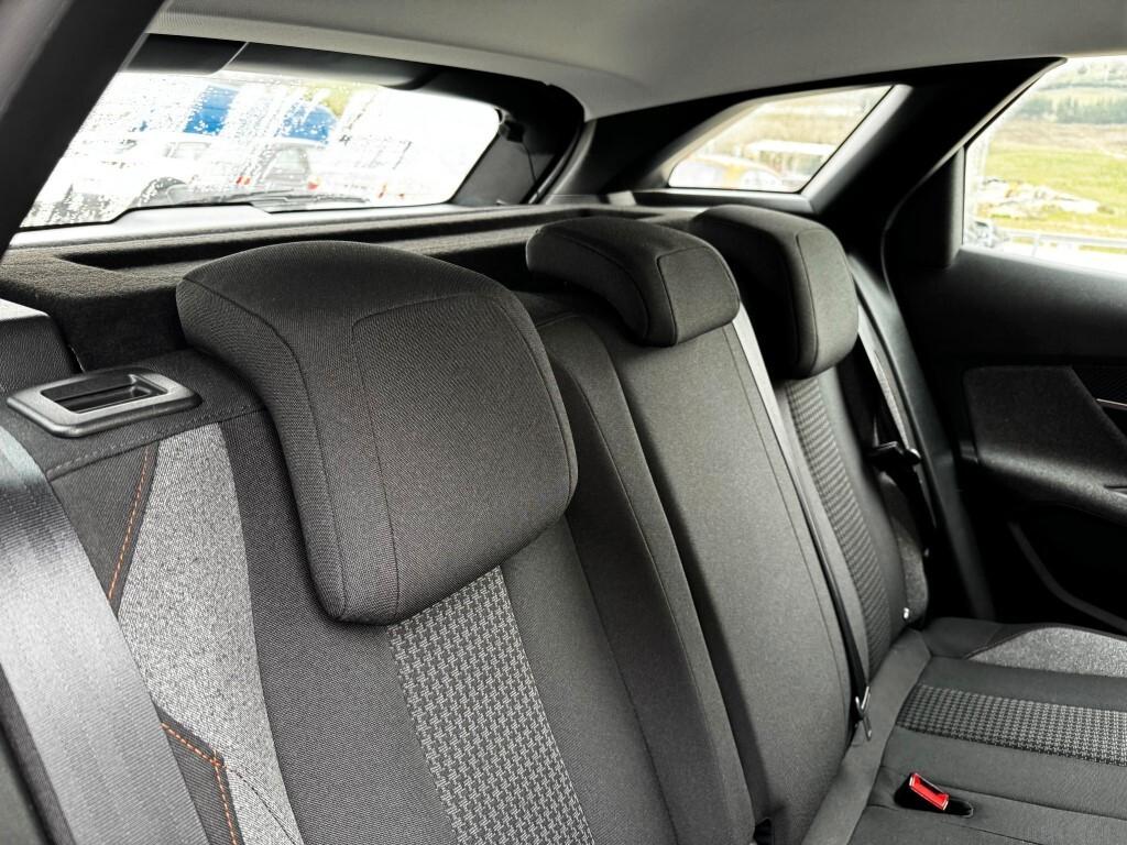 Peugeot 3008 1.5 Bluehdi Active Pack S&s 130cv