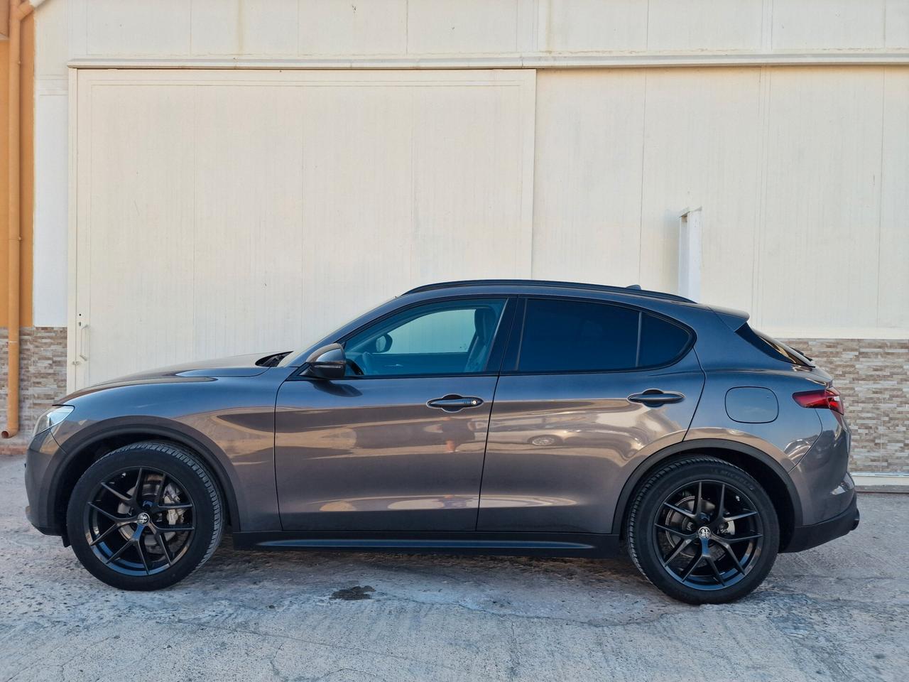 Alfa Romeo Stelvio 2.2 Turbodiesel 160 CV AT8 RWD Sport-Tech