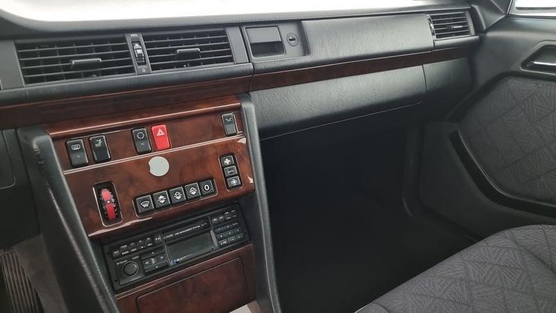 Mercedes-Benz Serie E E 200 cat Elegance ASI