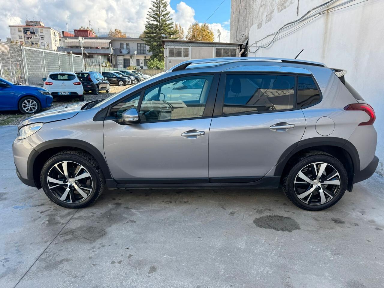 PEUGEOT 2008 1.5 BlueHDi 100CV 2019!!!
