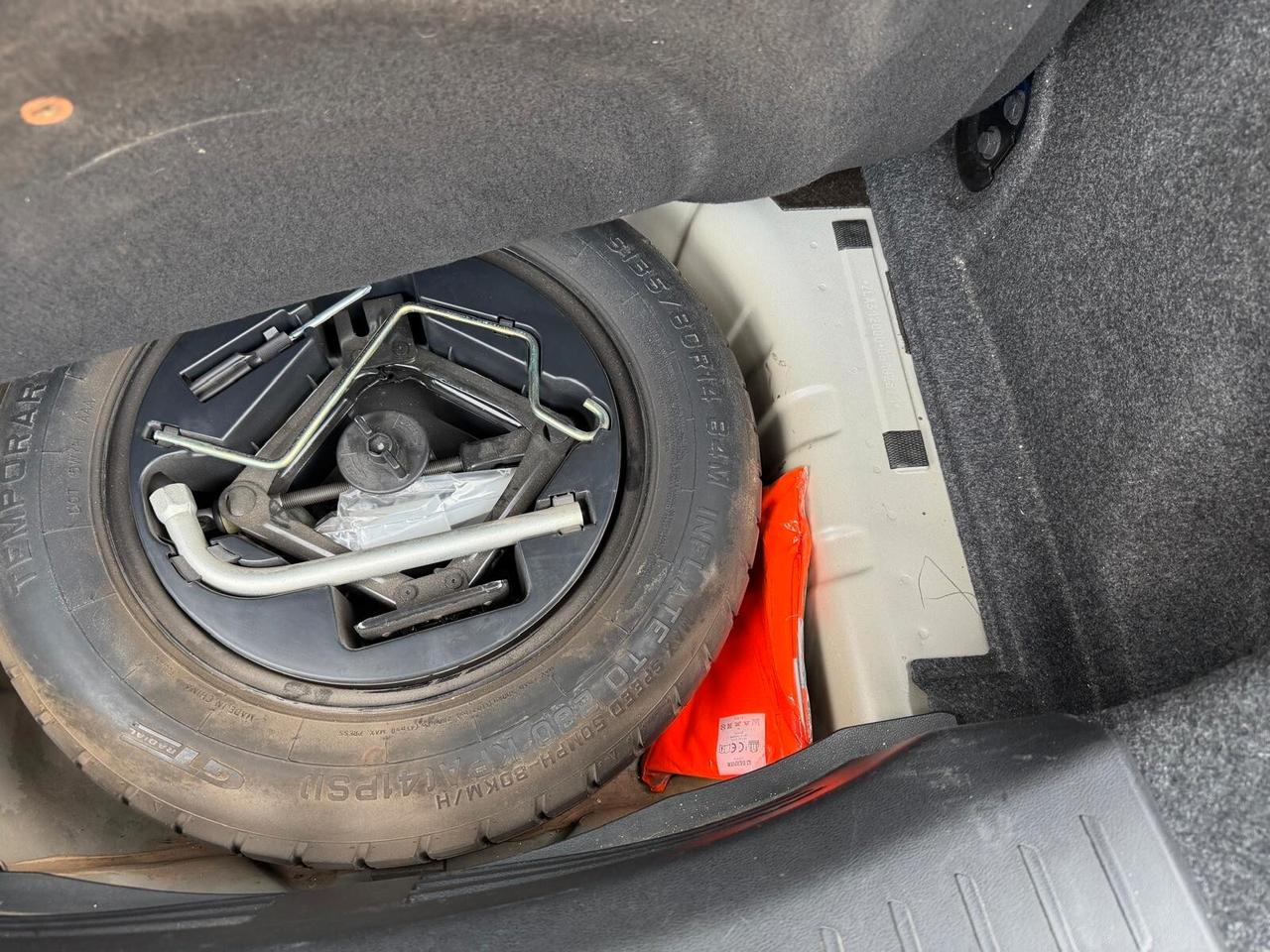 Lancia Ypsilon 1.2 BENZ - 69 CV - 5 porte