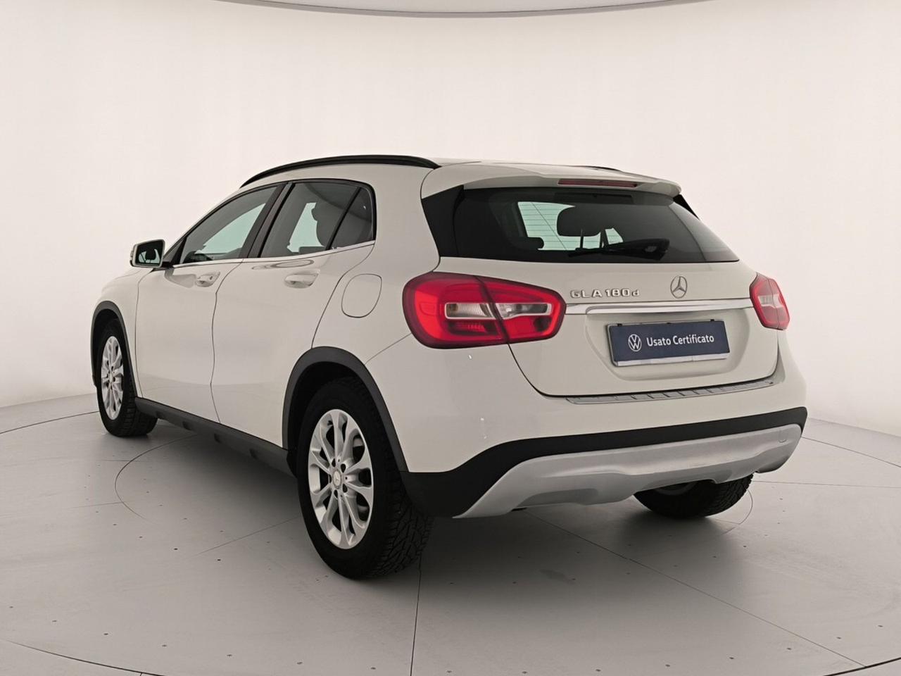 Mercedes GLA 180 d business