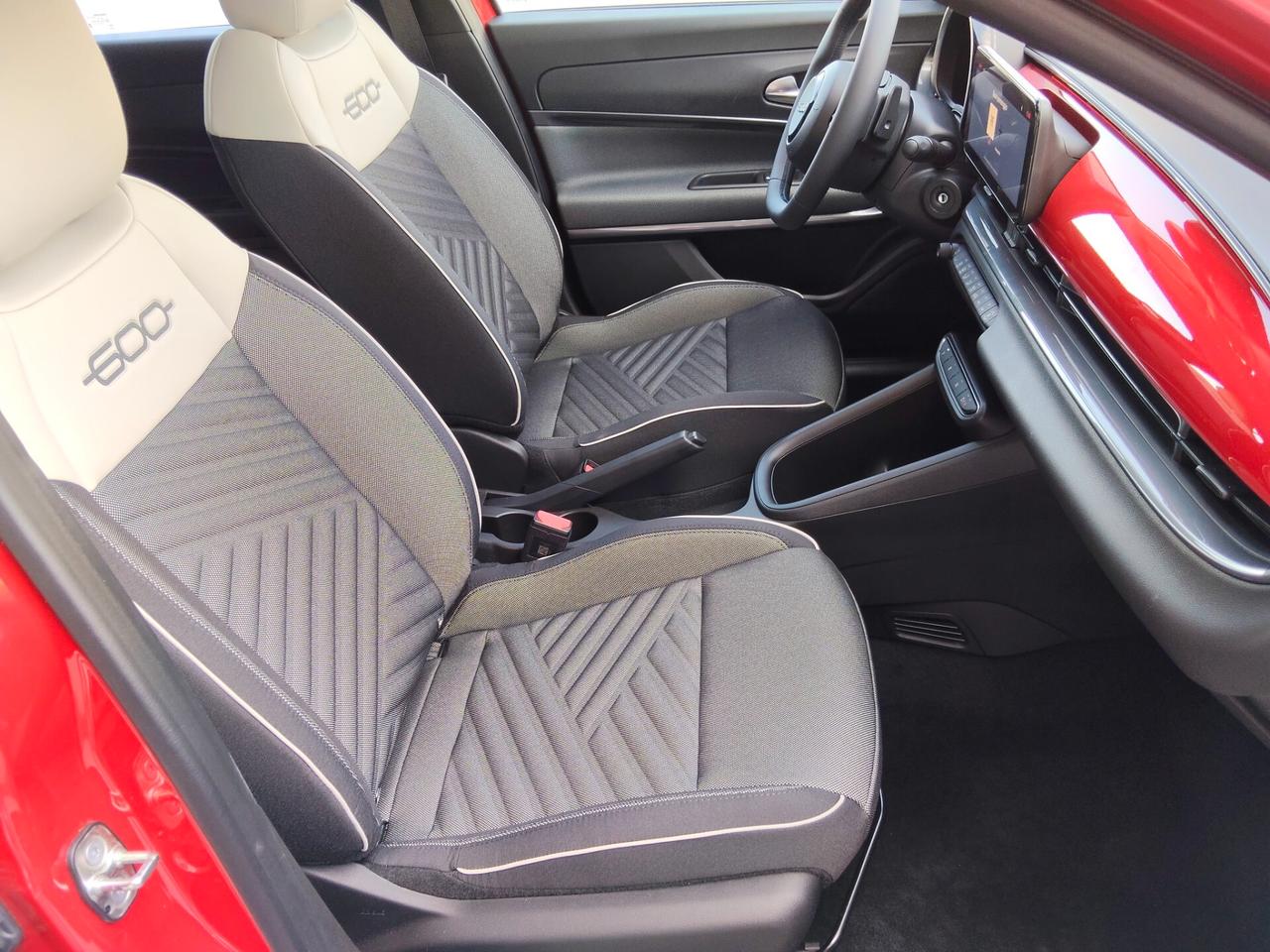 Fiat 600 1.2 Hybrid 100 CV POP km0