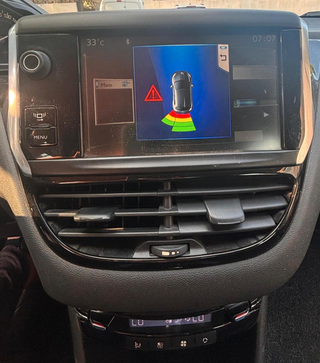 Peugeot 208 1.4 HDi 68 CV 5 porte Allure