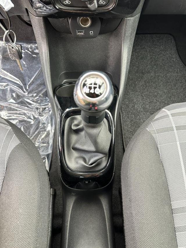 PEUGEOT 108 PureTech 82 5 porte Active