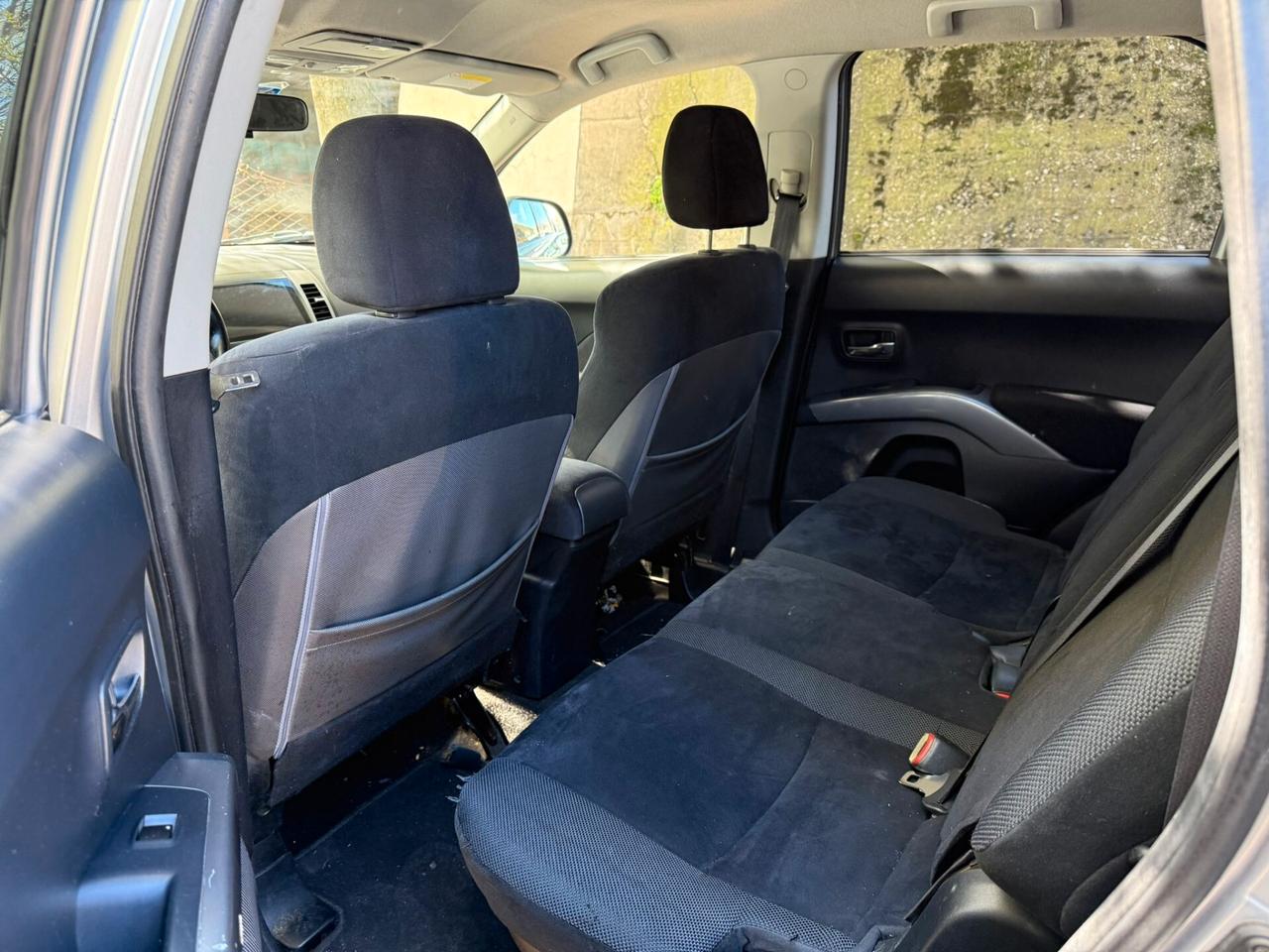 Mitsubishi Outlander 4x4 7posti