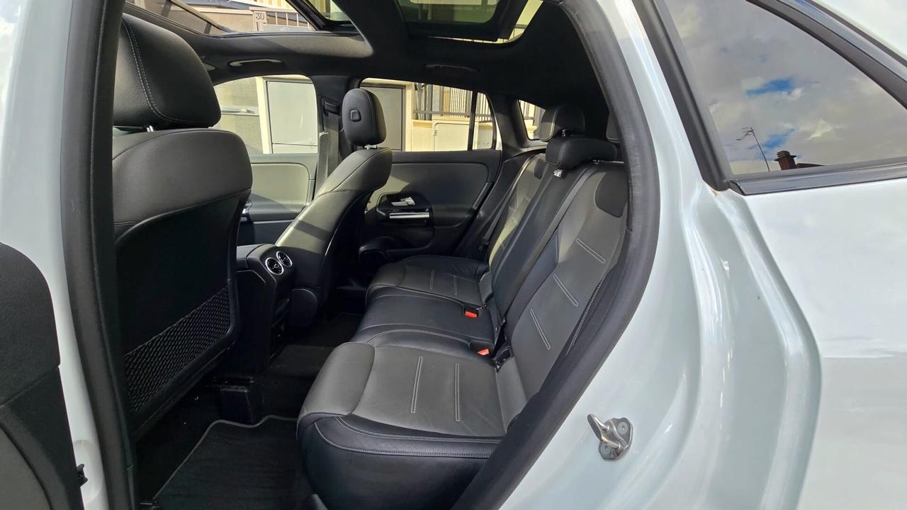 MERCEDES GLA 200d PREMIUM PLUS AMG FANTASTICA
