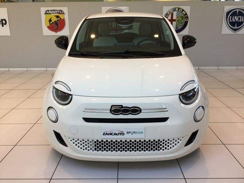 FIAT 500 Hybrid Hybrid Icon MY26 PACK STYLE