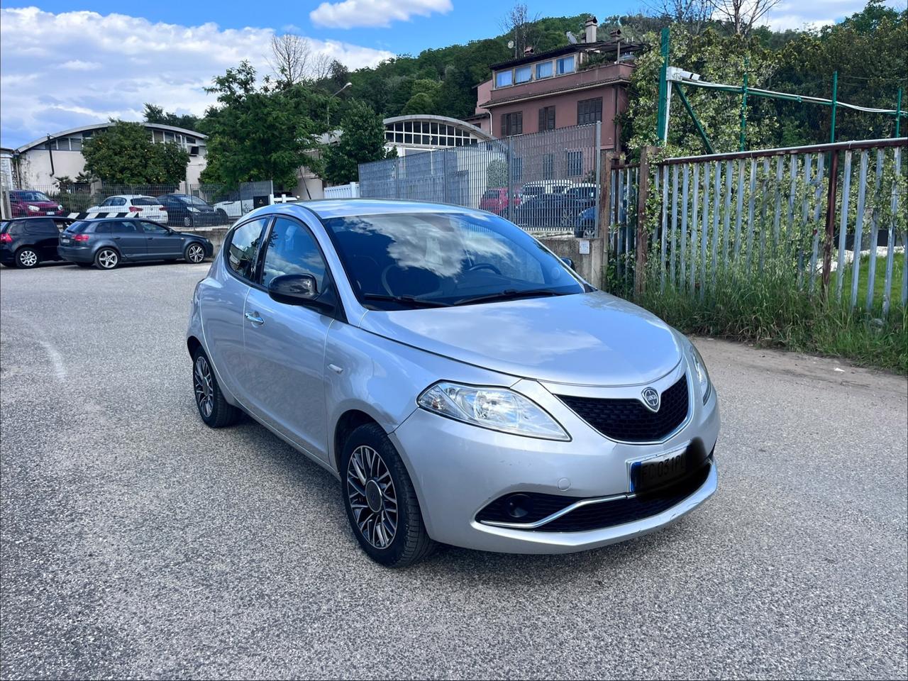 Lancia Ypsilon 1.2 69 CV 5 porte Silver
