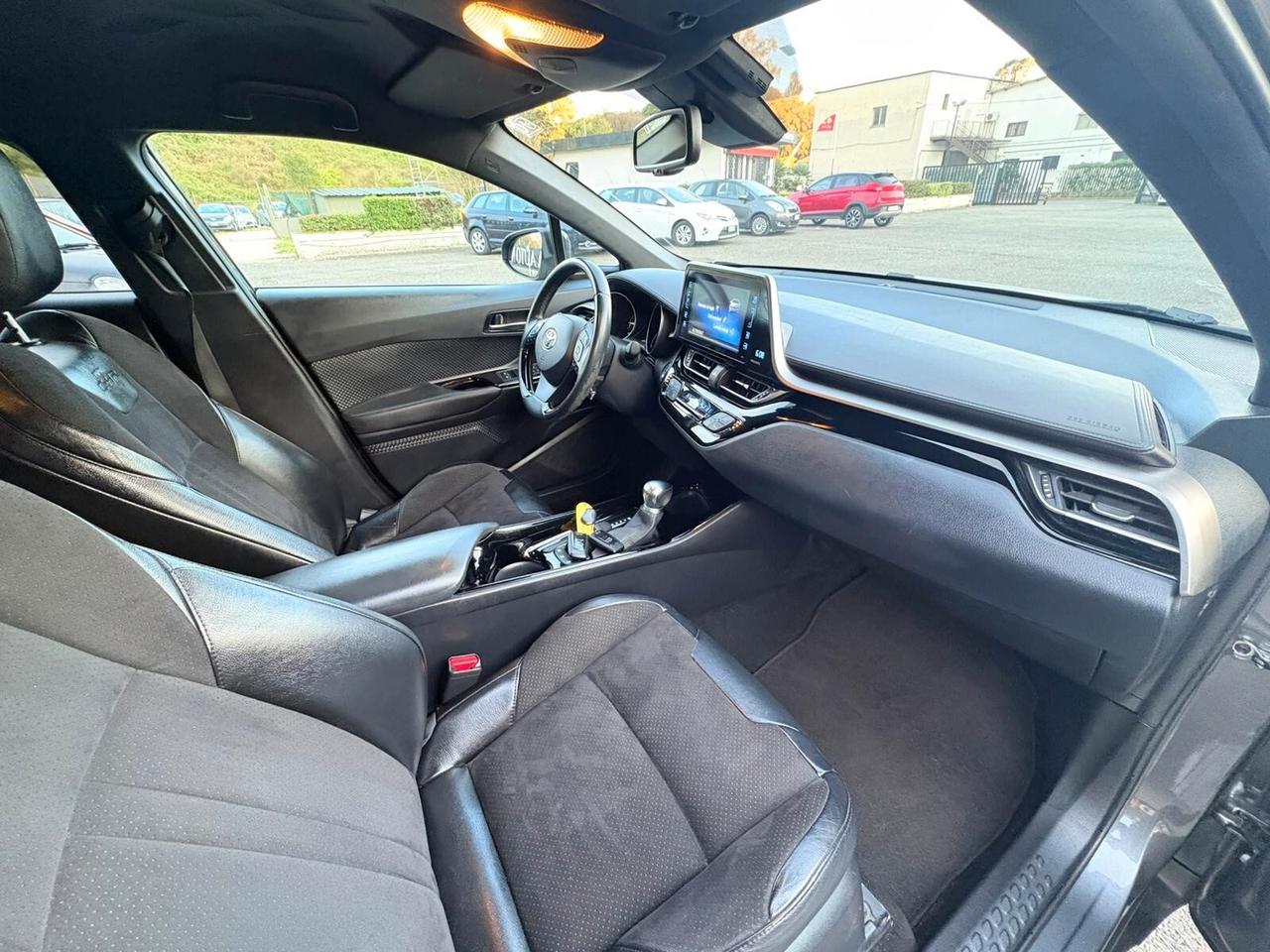 Toyota C-HR 1.8 Hybrid E-CVT Lounge