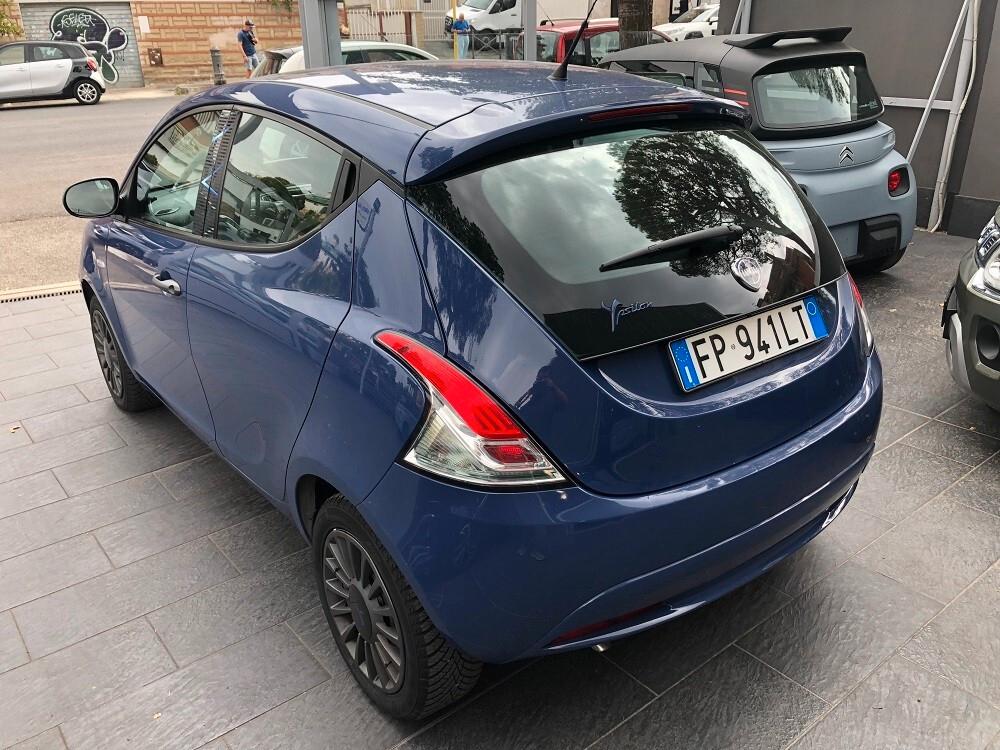 Lancia Ypsilon 1.2 69 CV 5 porte Unyca