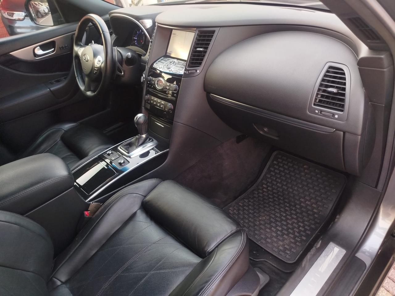 Infiniti QX70 3.0 diesel V6 AT S Premium