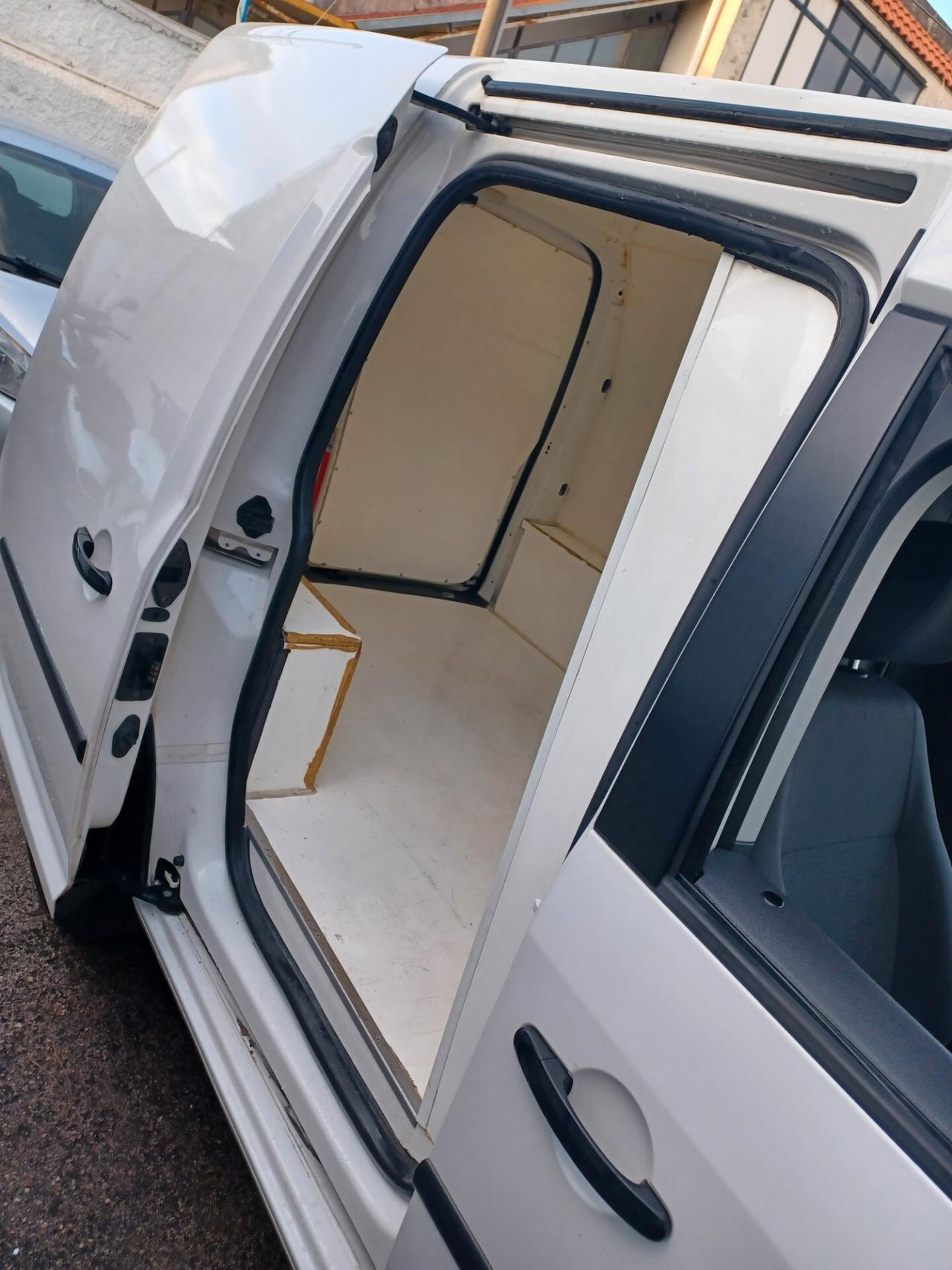 Volkswagen Caddy 1.6 TDI ANNO 2015