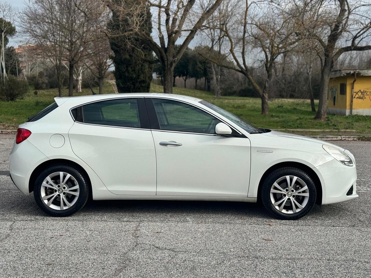 Alfa Romeo Giulietta 1.4 TurboDistinctive 88Kw "PREZZO REALE"