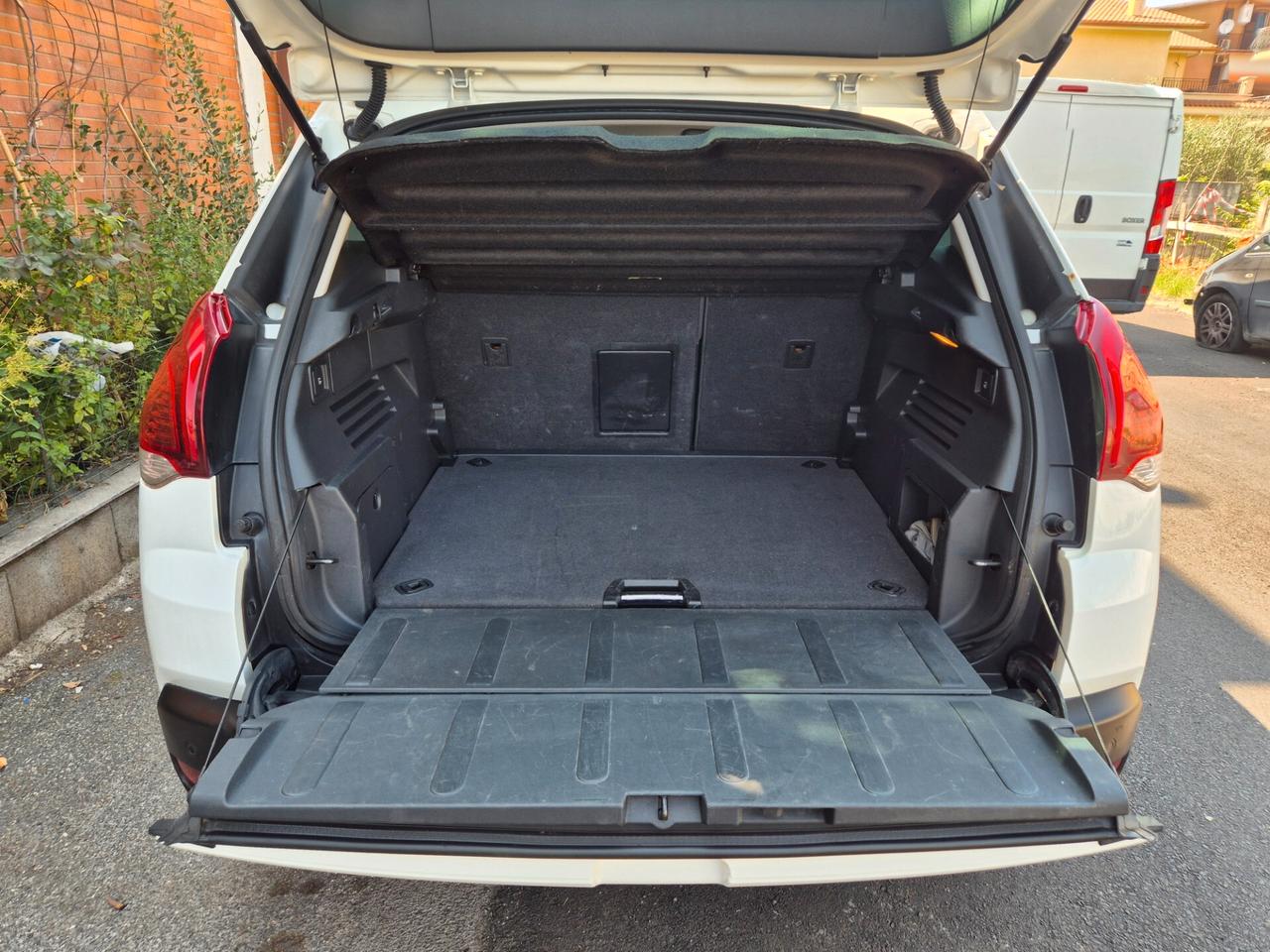 Peugeot 3008 1.6 HDi 115CV Business