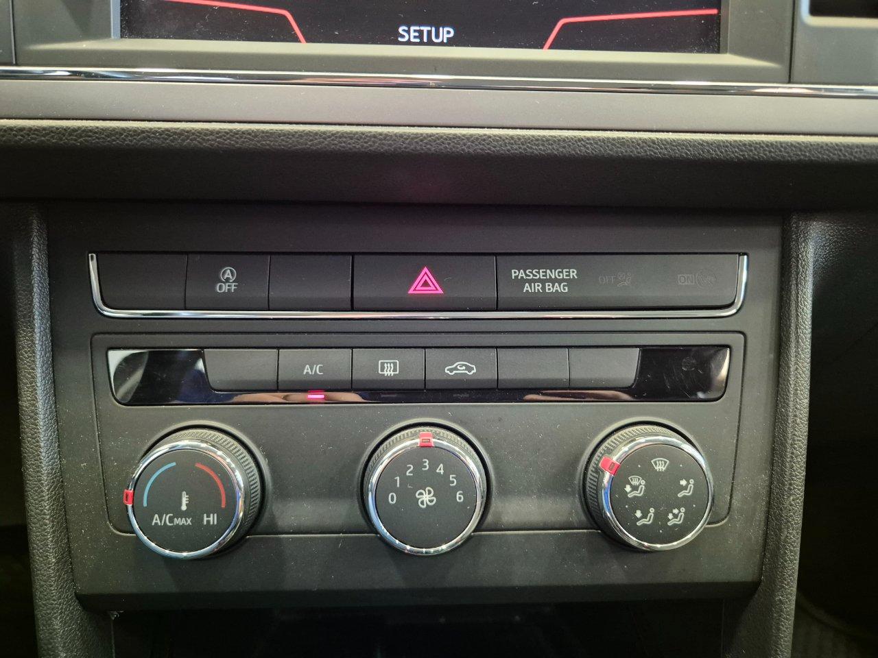 Seat Leon ST 1.6 tdi Style 115cv dsg - UNIPROPRIETATIO - NEOPATENTATI -Acc/Lim - Sens. Post.