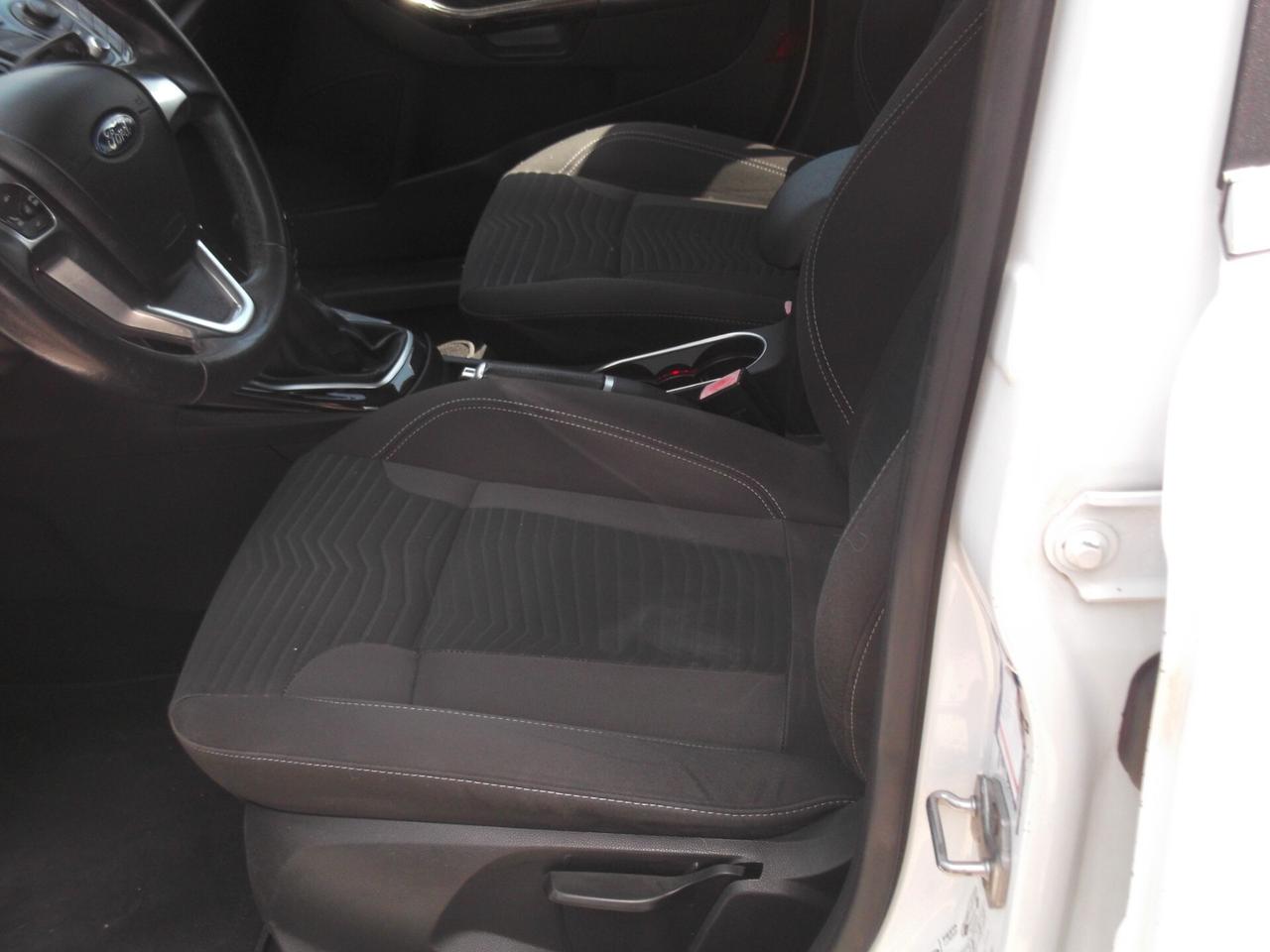 Ford Fiesta 1.0 EcoBoost 100CV 5 porte Titanium - 28