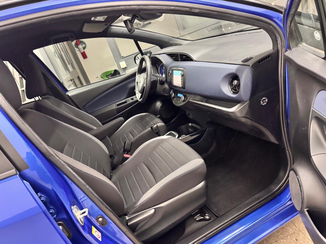 Toyota Yaris 1.5 Hybrid 73 Cv 5P. 22.000 KM - 2017