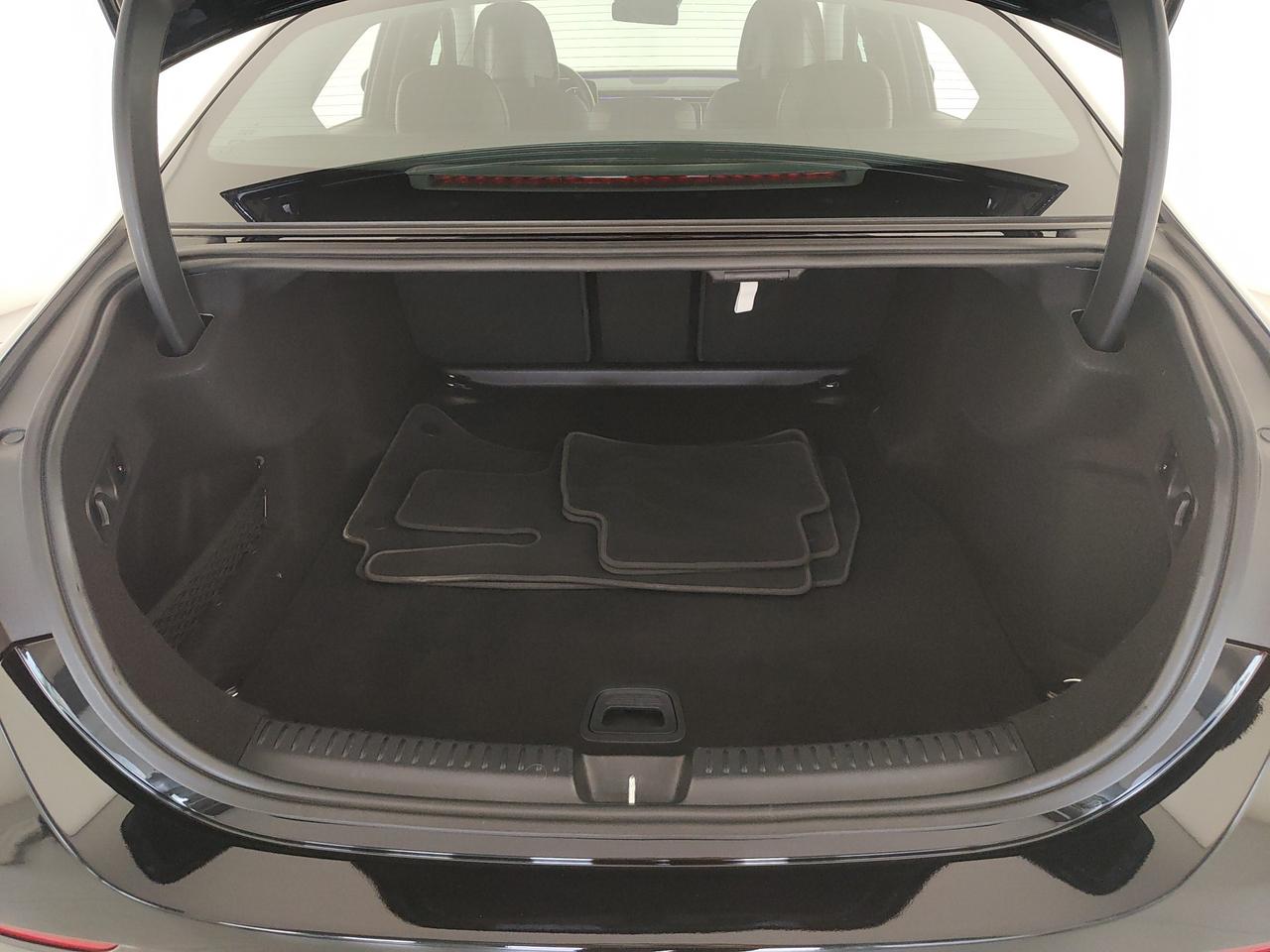 Mercedes-Benz E 200 d Advanced auto