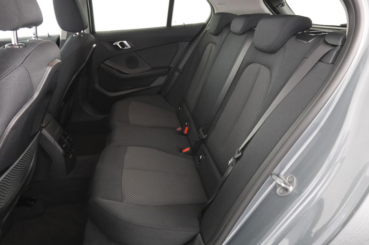 BMW Serie 1 (F40) 116d BUSINESS ADVANTAGE