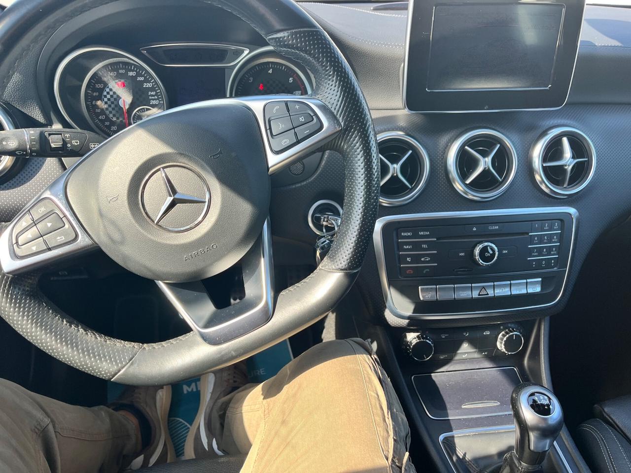 Mercedes-benz A 180 d Premium 2016