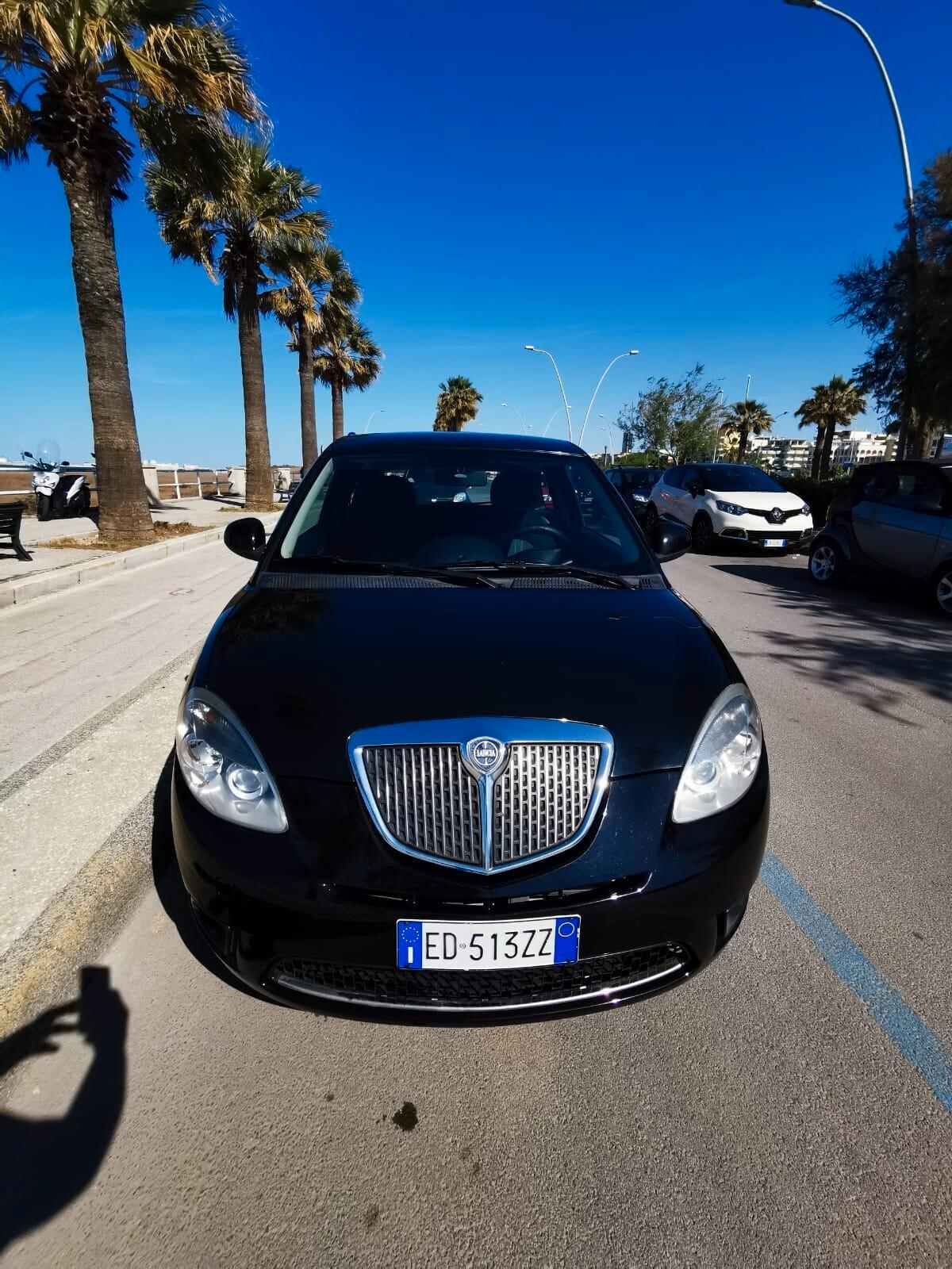 Lancia Ypsilon 1.2 69 CV Diva NEOPATENTATI