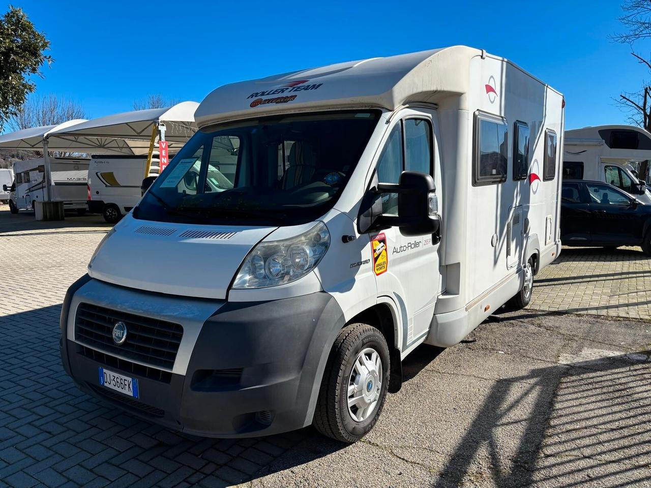 Roller Team Granduca 255P camper