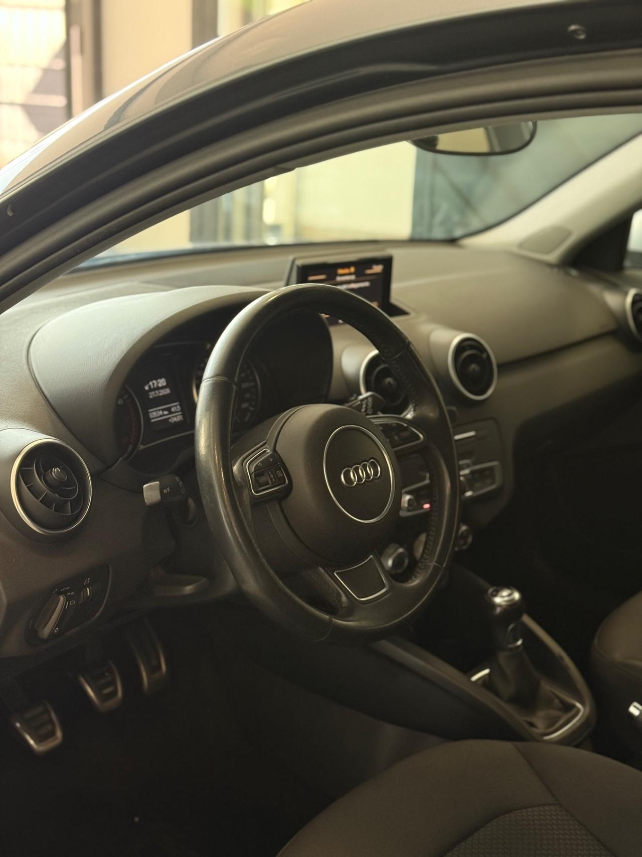 Audi A1 SPB 1.0 TFSI ultra Design